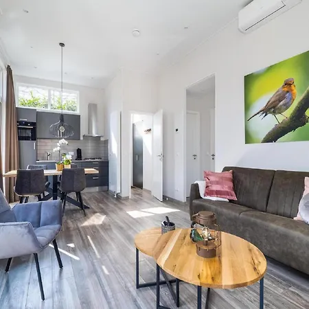 Luxury Near Veluwe Park 펜션 헨덜루