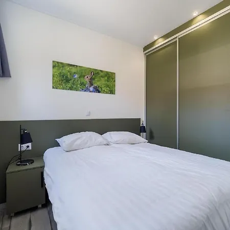 Luxury Near Veluwe Park 헨덜루