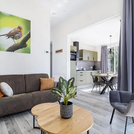 Luxury Near Veluwe Park 펜션 헨덜루