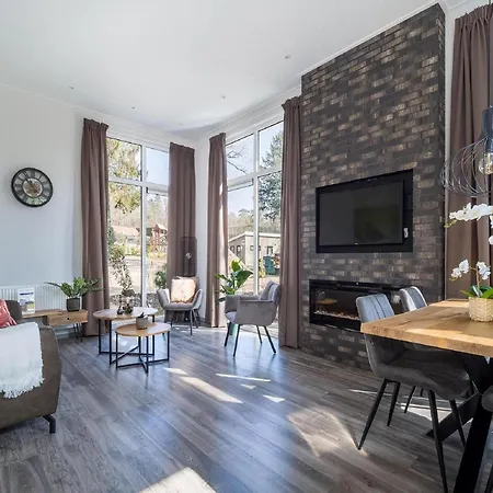 Luxury Near Veluwe Park 度假居