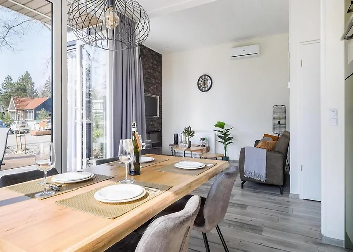 Luxury Near Veluwe Park בית נופש הונדרלו